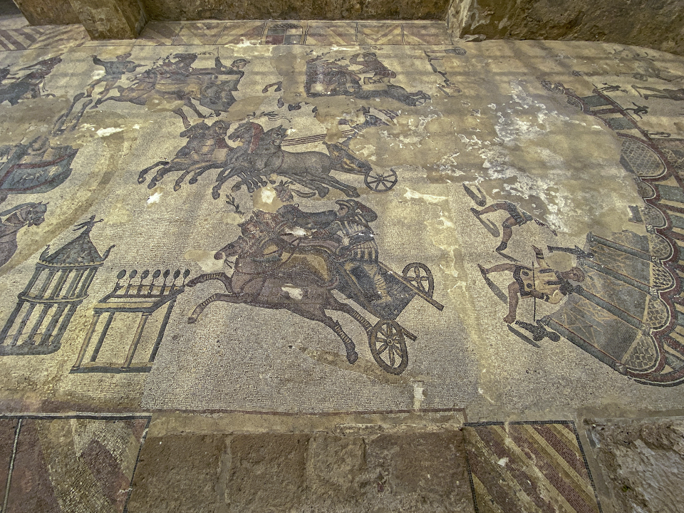 un cancello per ogni quadriga